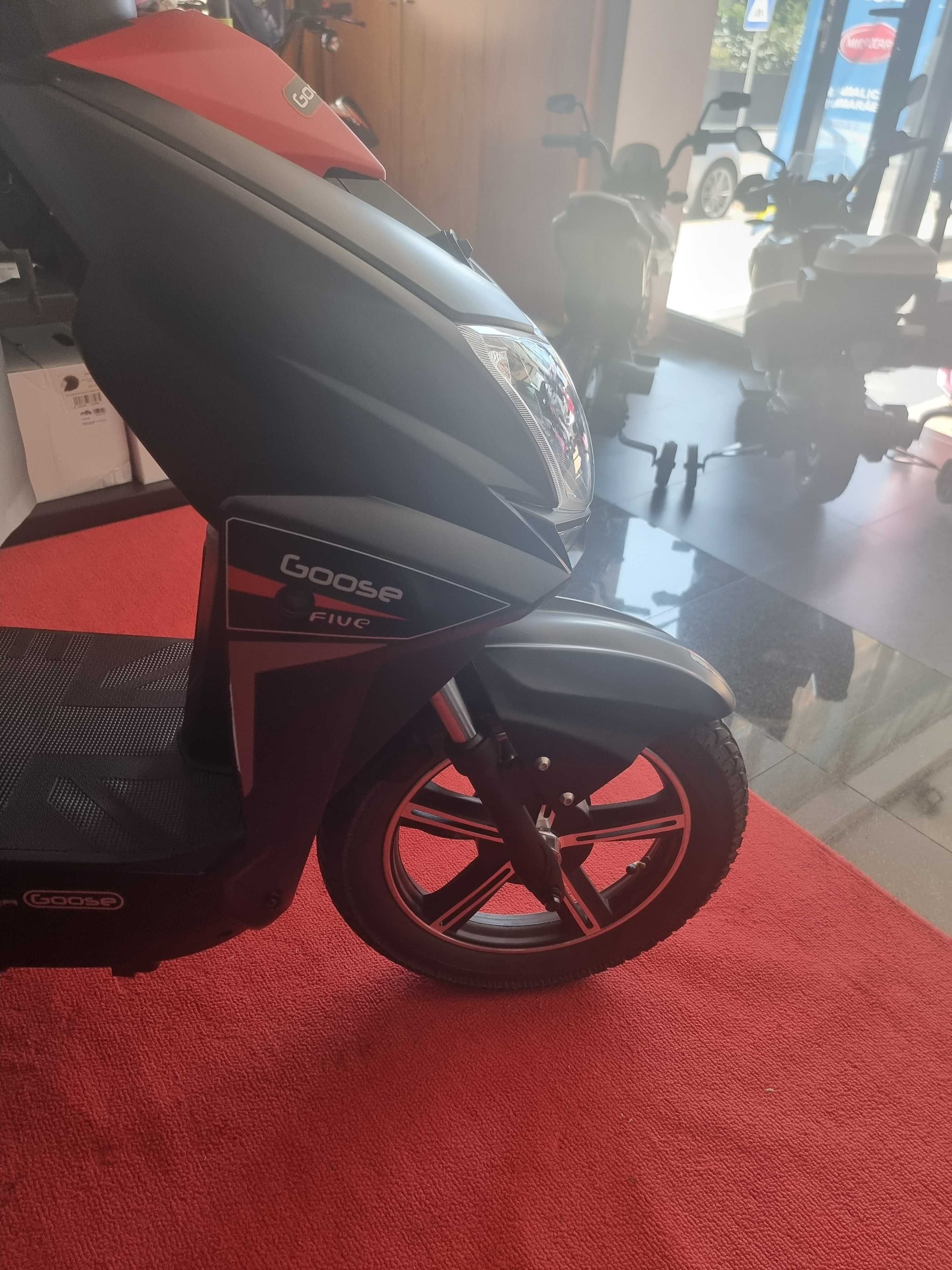 Scooter eletrica Five Vortex Motolandim