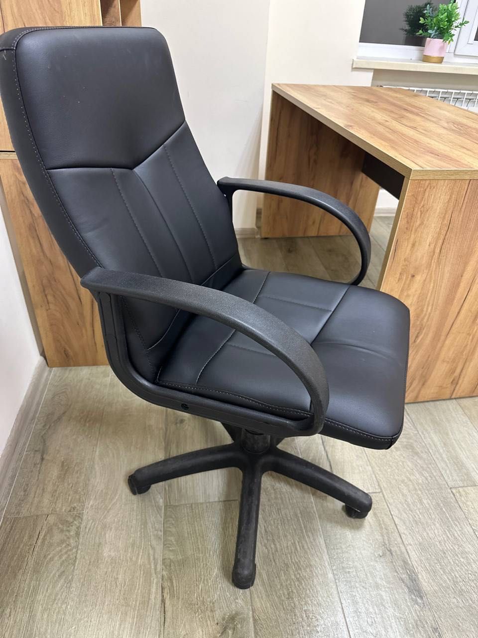 продам стільці та столи лофт, керівника