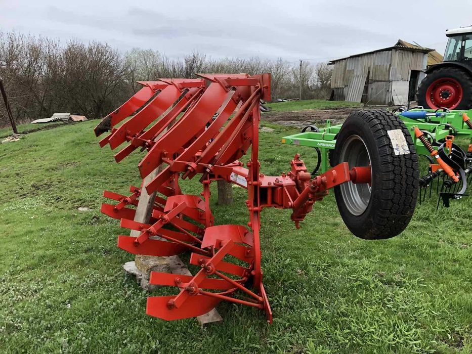 Плуг оборотний навісний Оптикон  «МАСТЕР  А3»  3 корпусний з передплуж