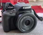Фотоаппарат canon 100d + об’єктив canon EF 40mm 2.8