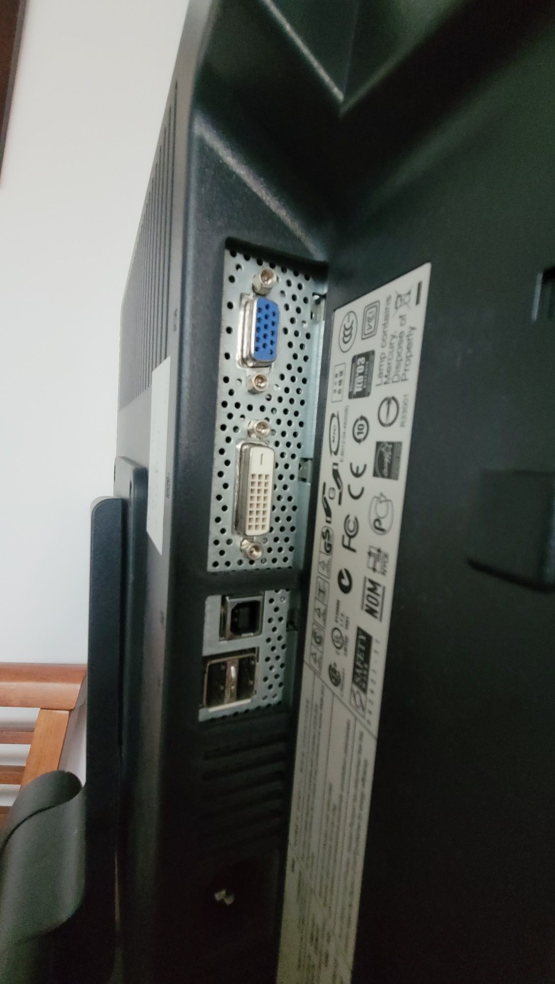 Monitor HP L1940T 19" LCD EM 869A (1280x1024)
