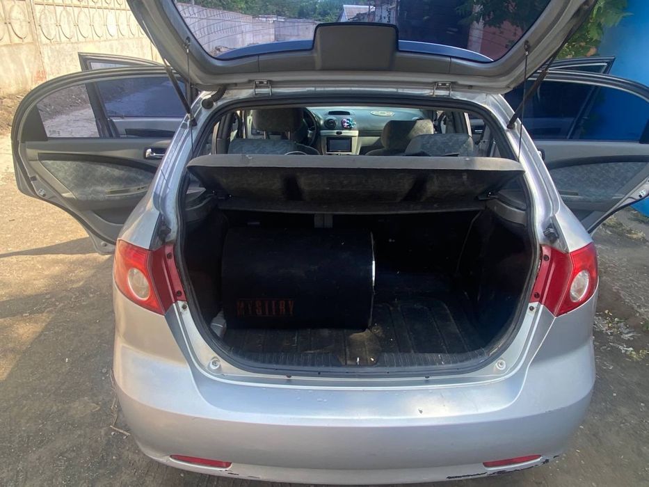 Продам автомобиль chevrolet laccetti хэтчбек