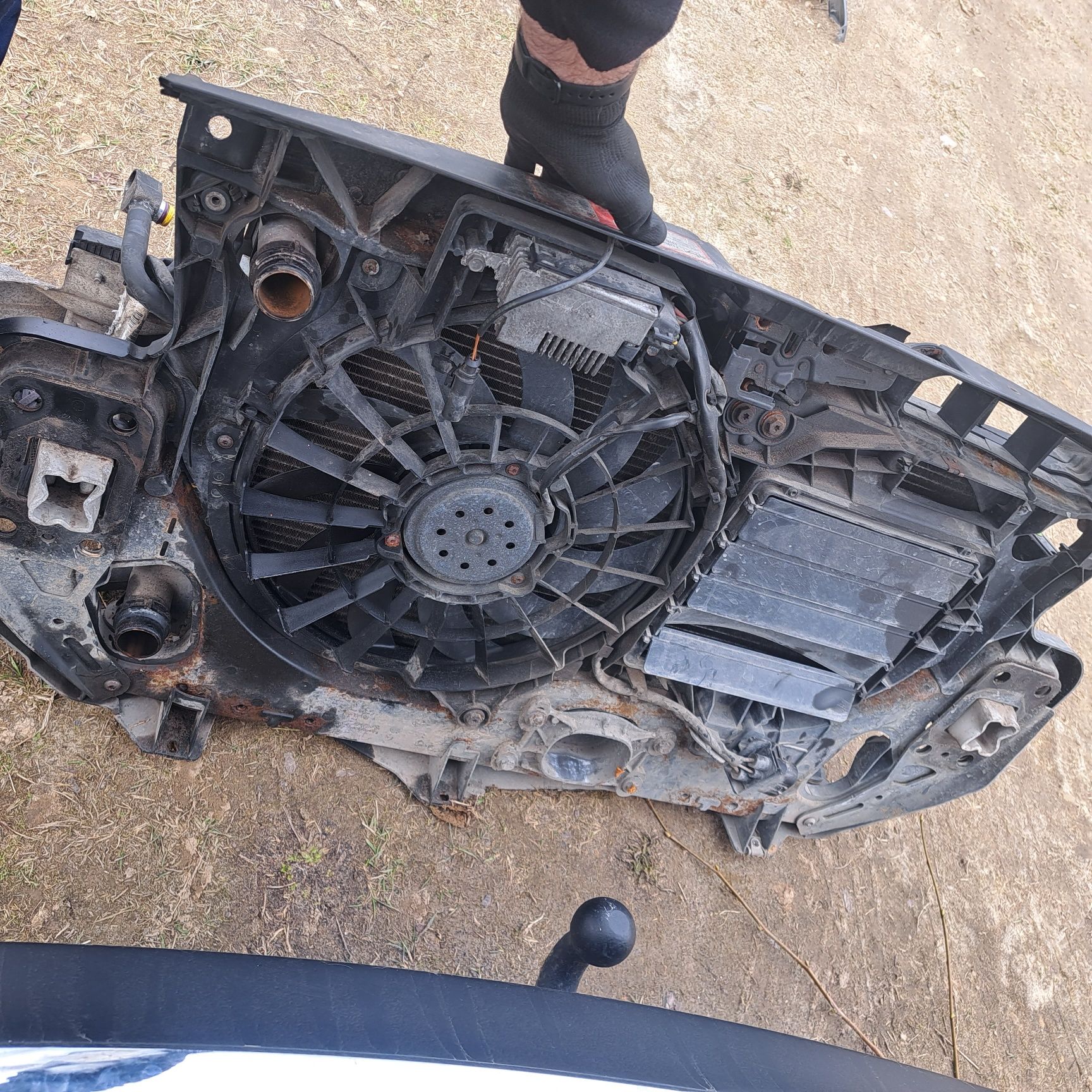 Pas przedni kompletny audi a6 c6 lift 2.0 tdi cr manual chłodnice