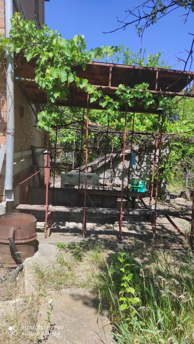 Продам будинок за містом