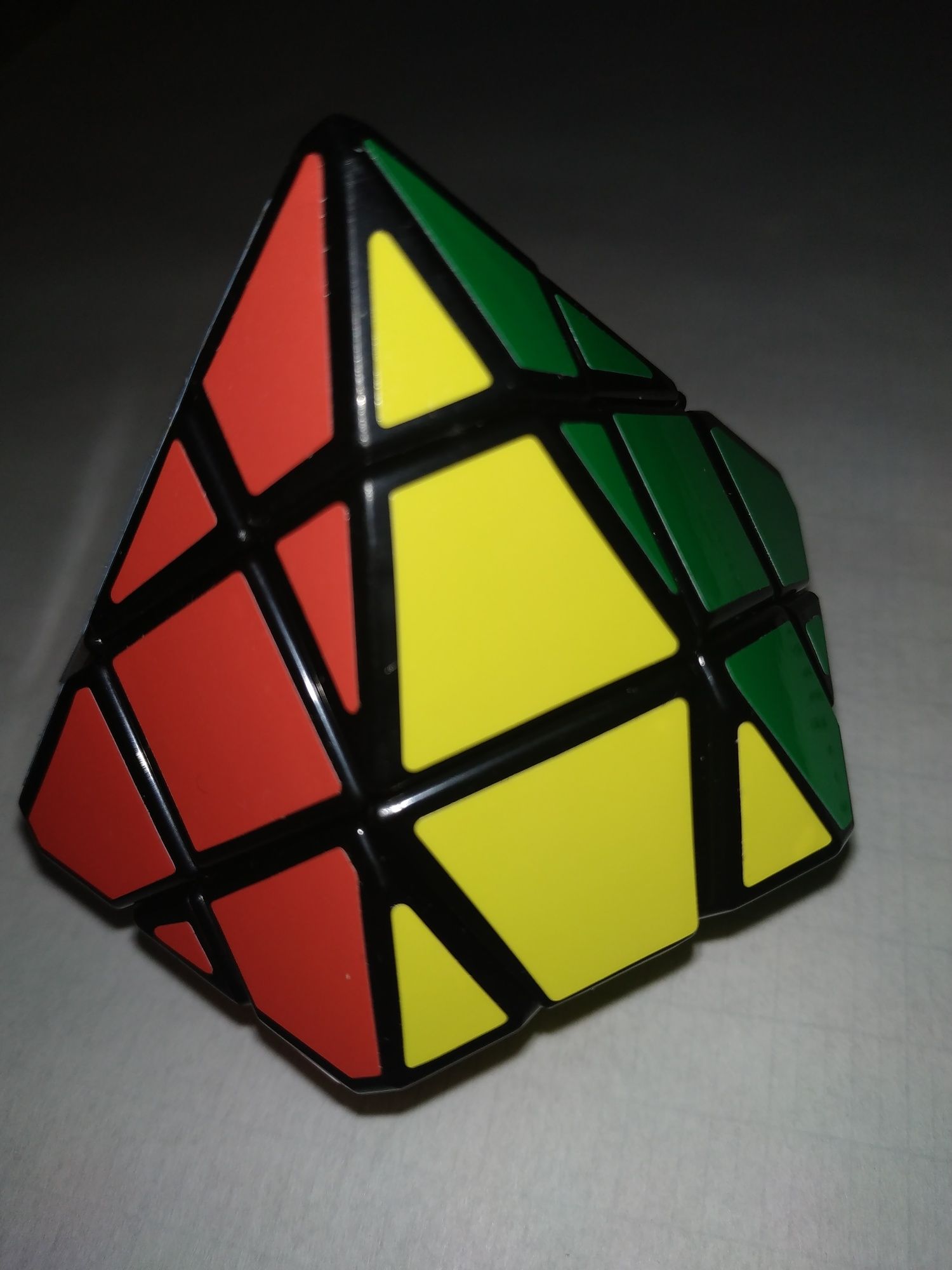 Головоломка модификация "кубик Рубика"