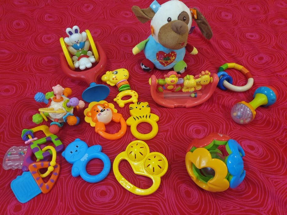 Розвиваючі дитячі іграшки