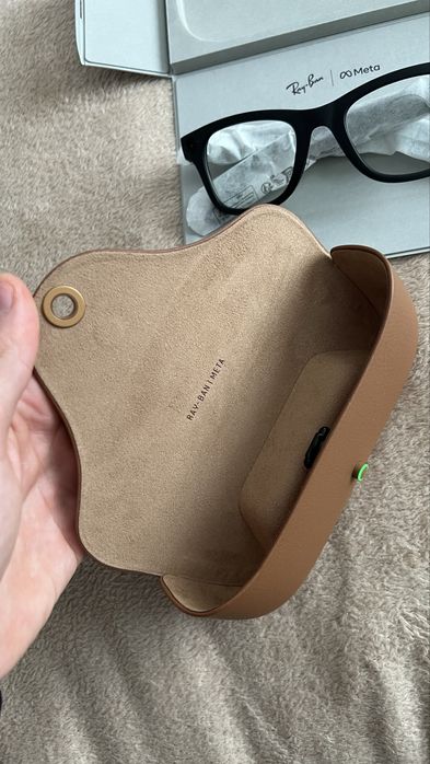 RAY-BAN META WAYFARER Clear/Graphite Green Transitions®