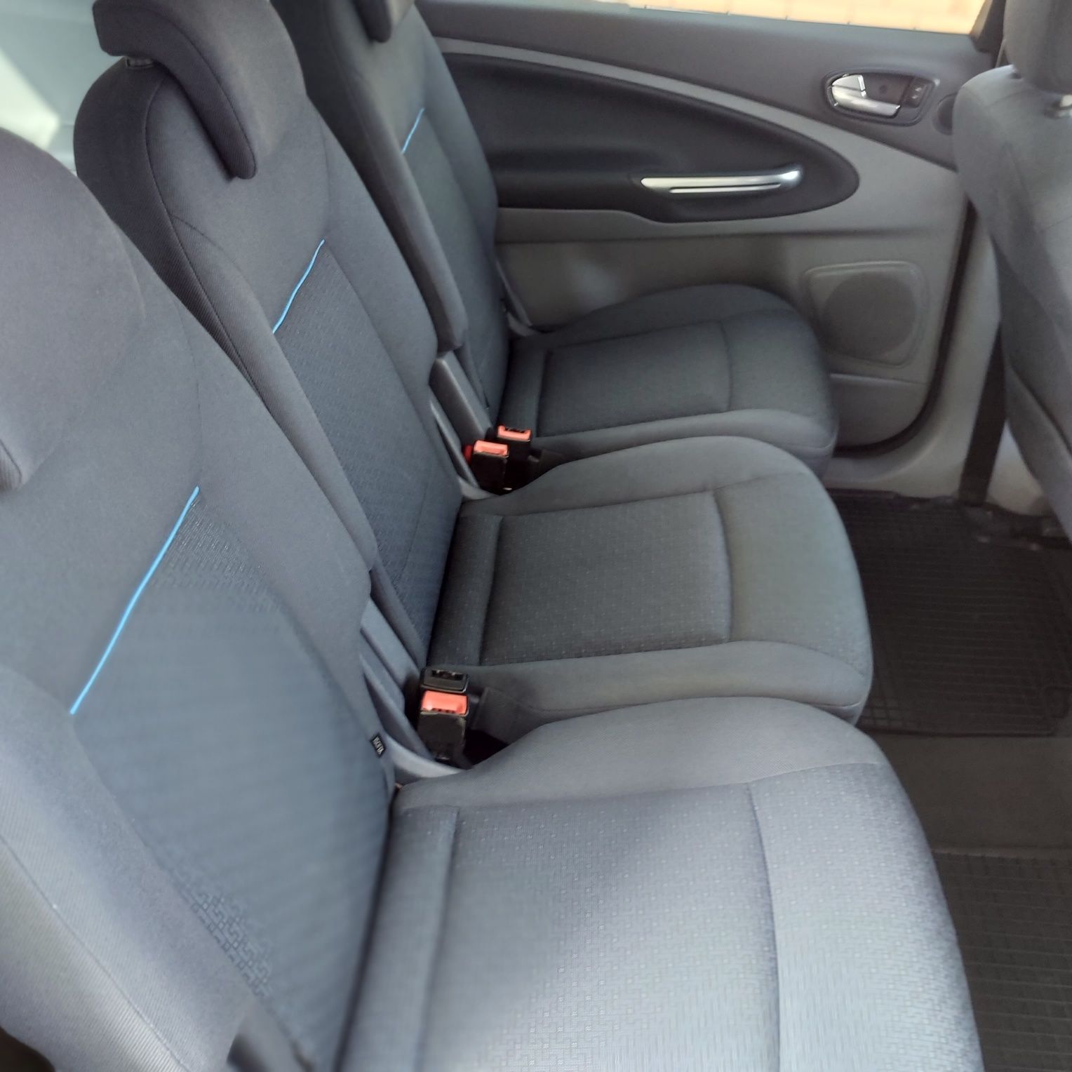 Samochód Ford S-MAX
