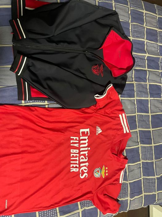 Casaco e t-shirts do benfica originais