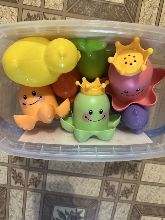 Продаю іграшки для ігор з водою чи для купання з ними