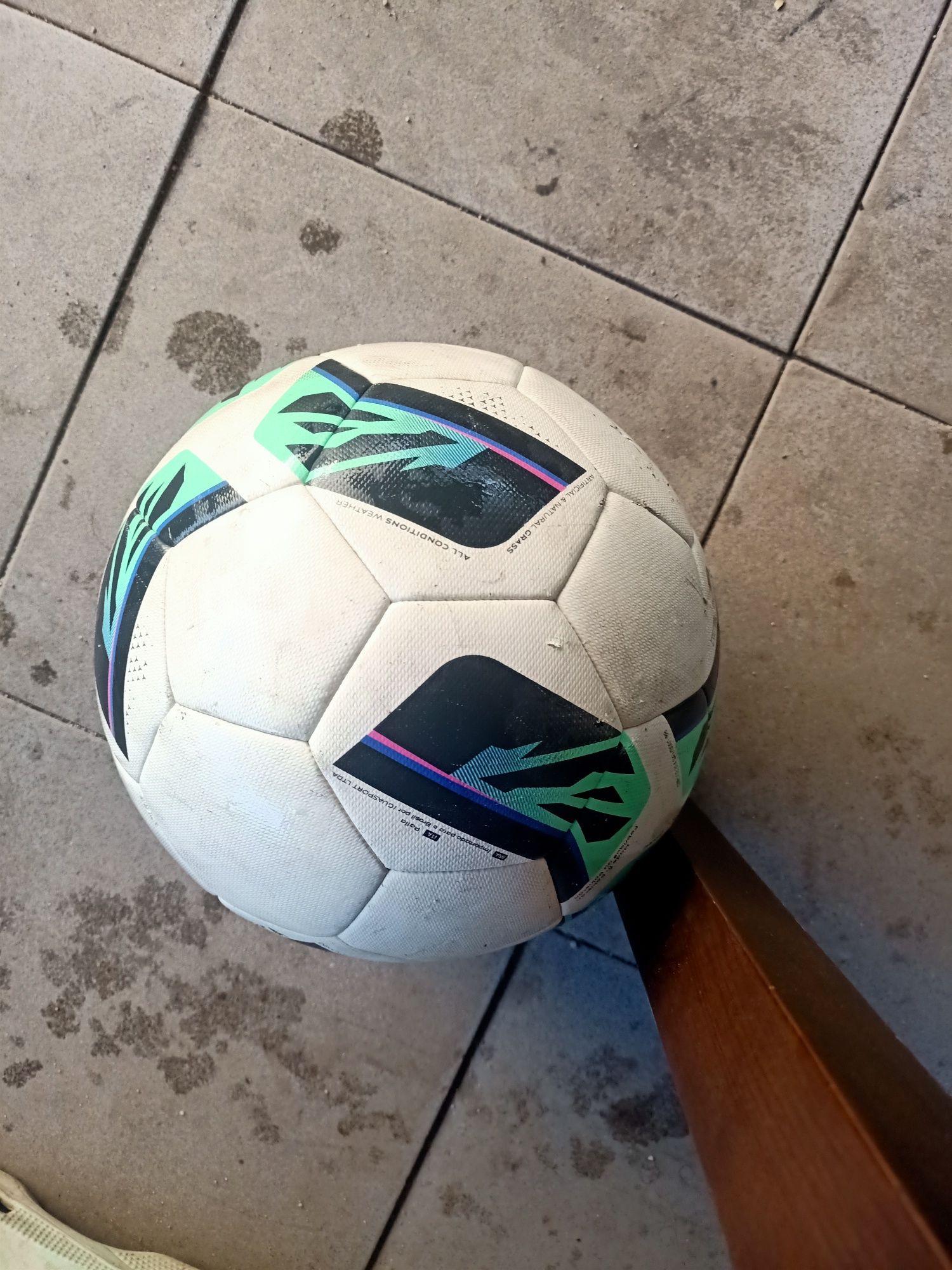 Vendo bola está como nova