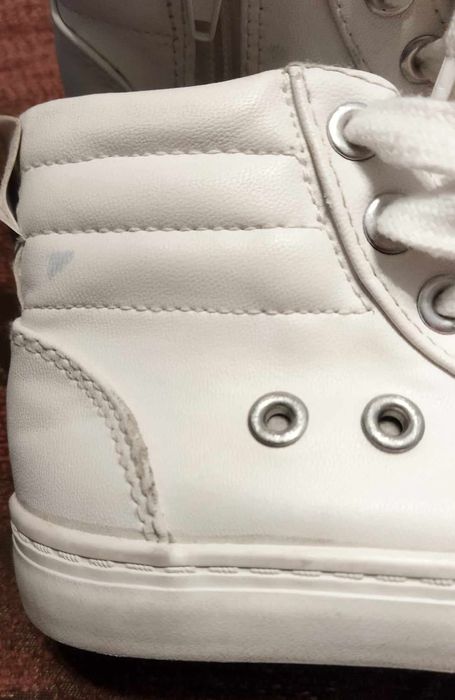 Белые стильные ботинки полуботинки кеды