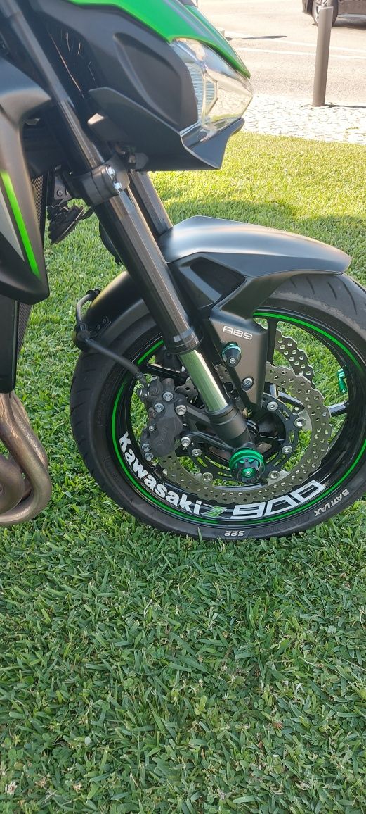 Kawasaki    Z900