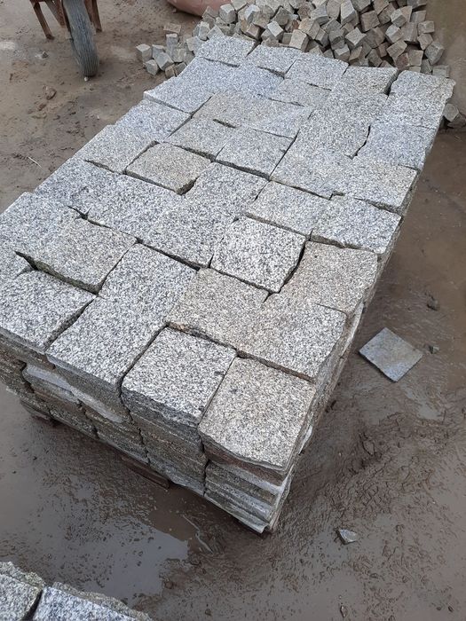 Płytki  granitowe elewacyjne 15/15/2 szaro - żółte