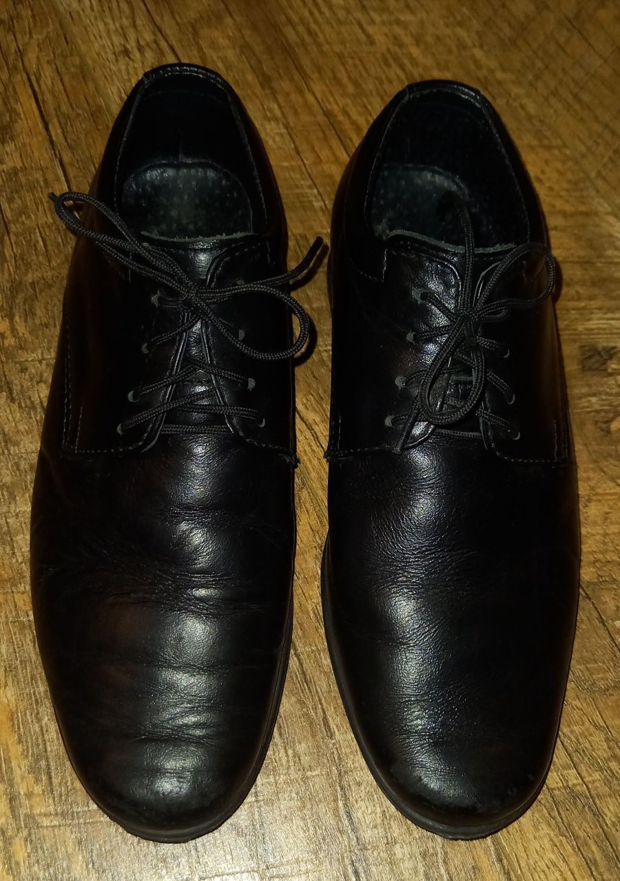 Buty chłopięce eleganckie r.32