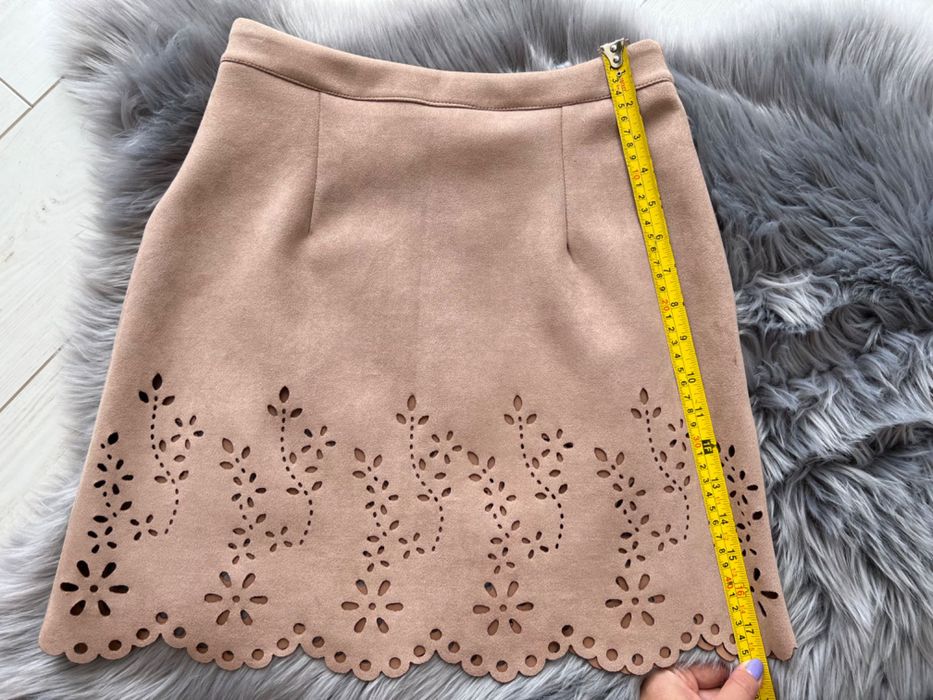 Крутая Юбка замшевая бежевая Италия! С перфорацией! Спідниця замшева