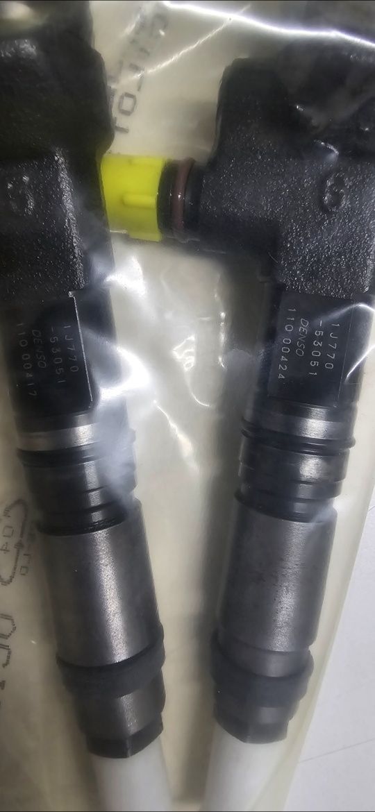 Wtryskiwacz wtryskiwacze Kubota Euro 5 Denso 1J770