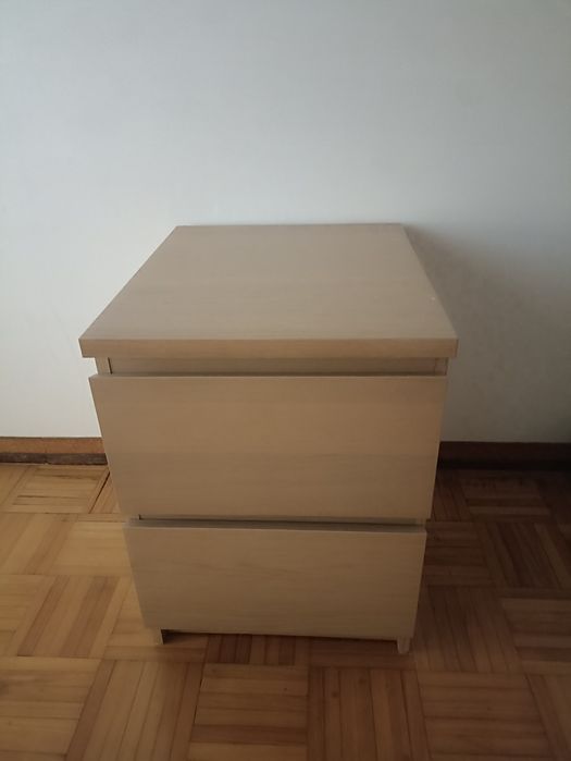 Mesas de cabeceira Malm. 2 gavetas