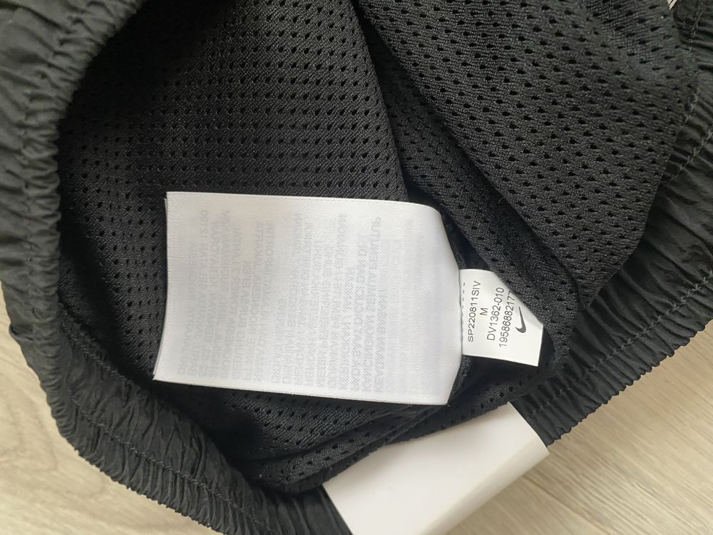 Нові нейлонові Nike swoosh