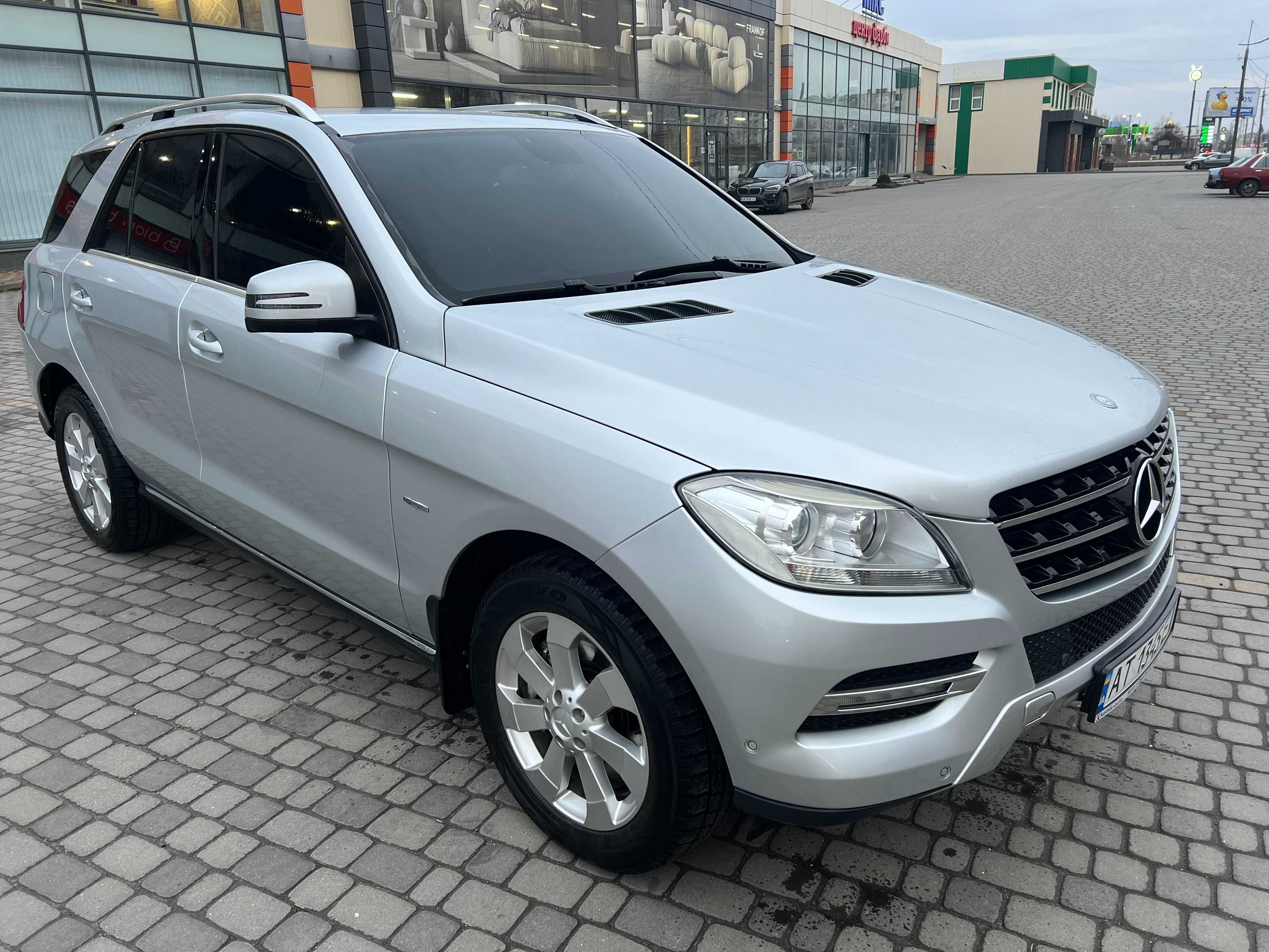 Продам Mersedes Benz ML дизель 2012 року, офіційний