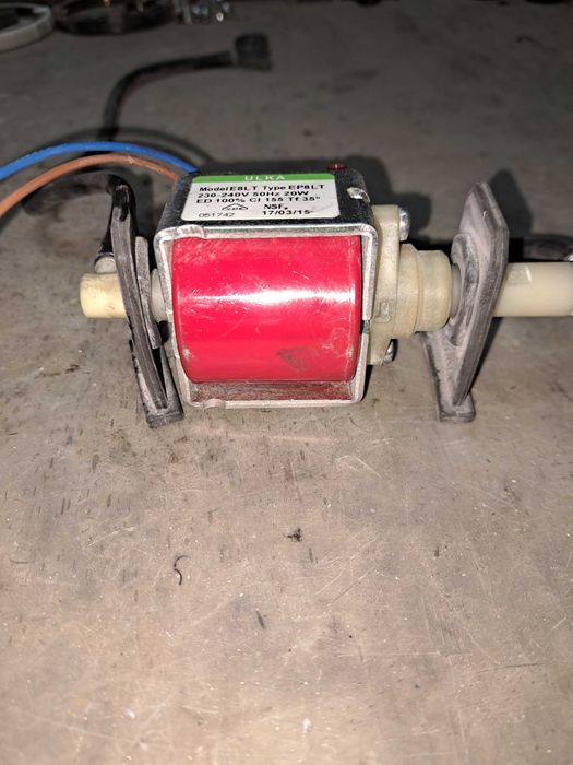 Pompa ciśnieniowa EP8LT do odkurzacza piorącego (KL651U4A6A)