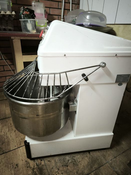 Продам тестомес 35 л