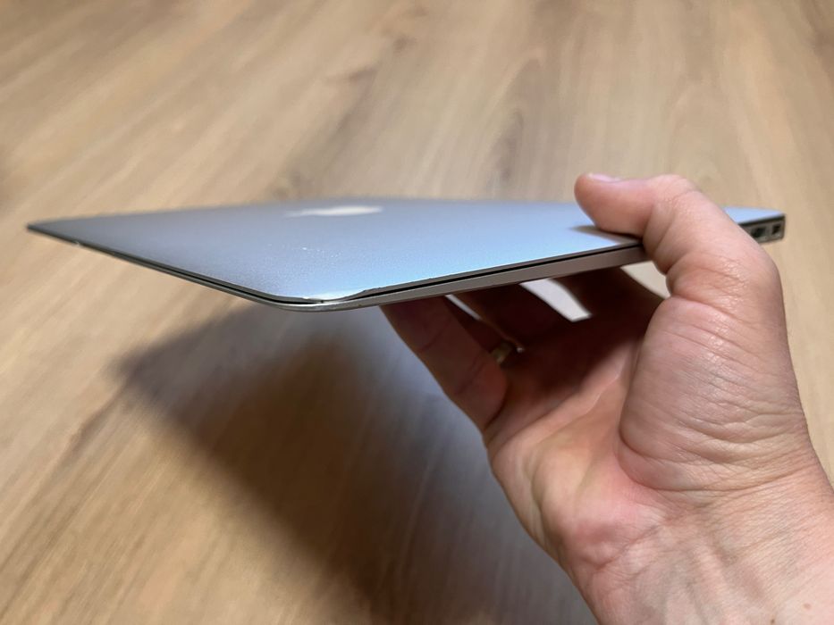  MacBook Air 13” A1369 (2010) • i5 • 4GB • 120GB SSD #54