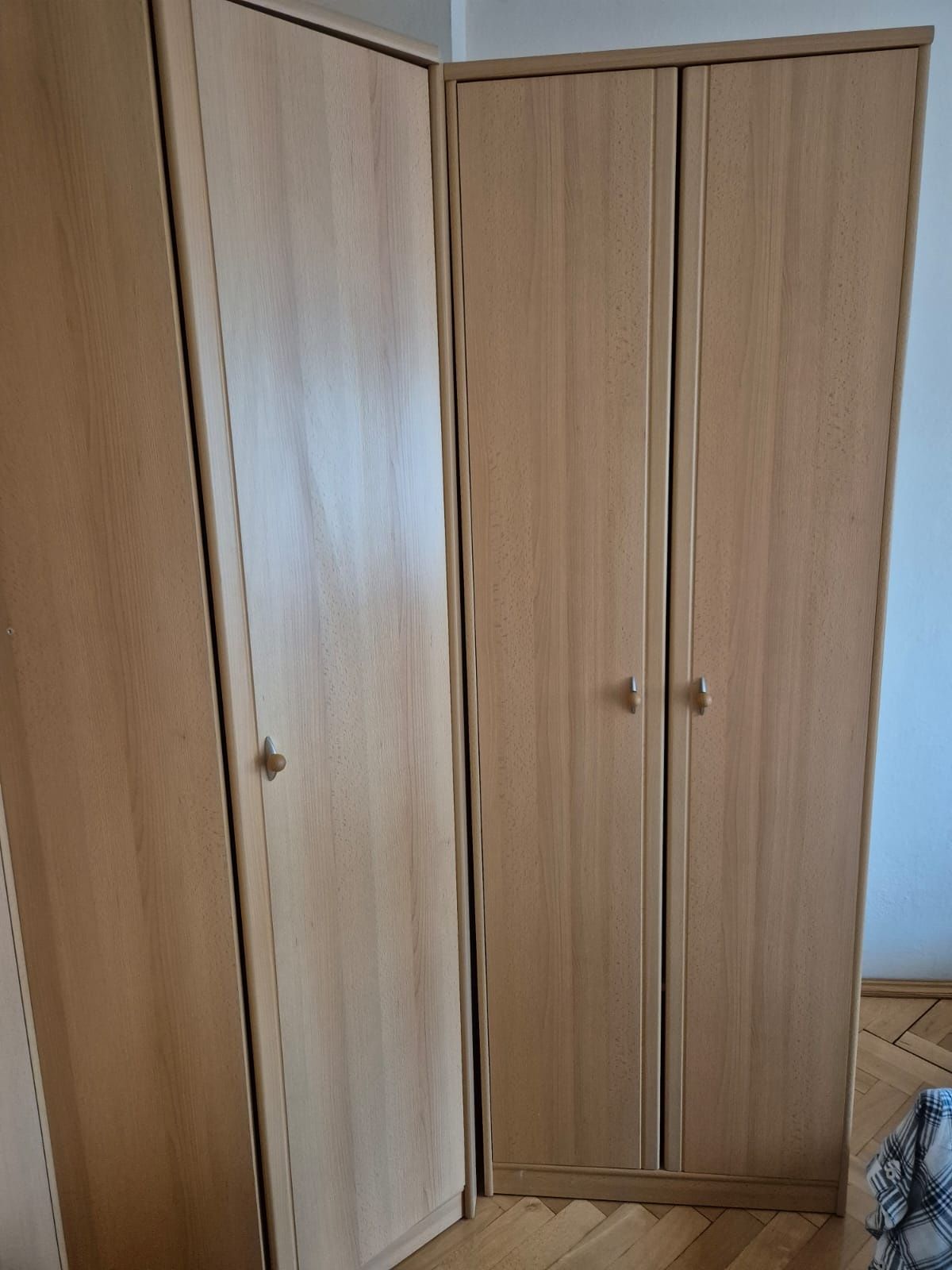 Zestaw mebli jasny kolor meble salon szafa komoda
