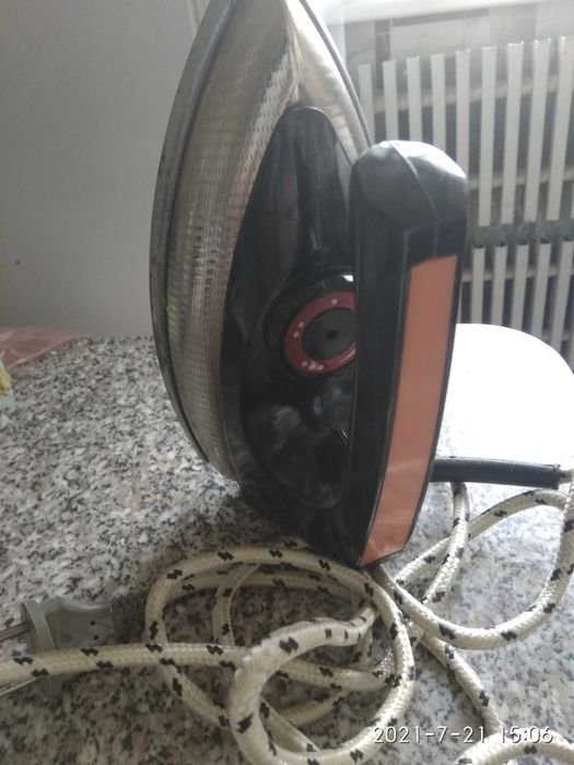 Утюг УТ 1000-1,2. 220 времён СССР (1990г) в отличном состоянии