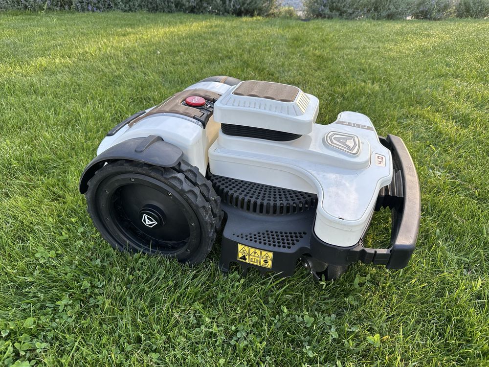 Ambrogio 4.0  robot koszacy maly przebieg