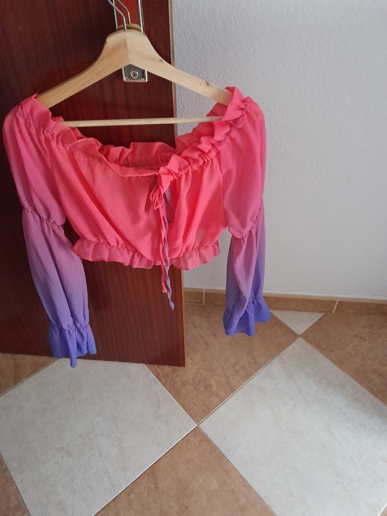 Blusa curta  multicolor