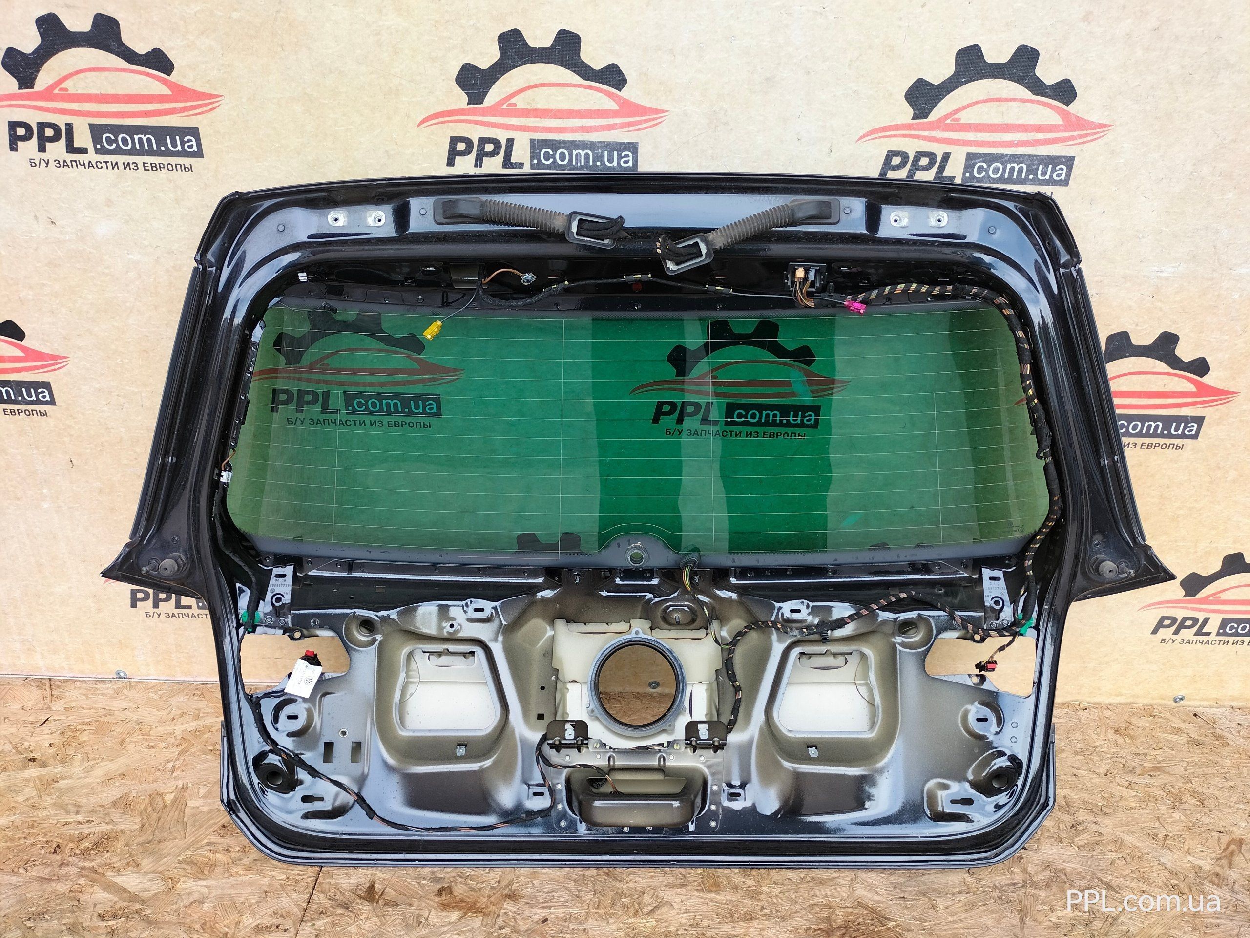 VW Golf 7 VII 2012-2020 HB Крышка багажника 5G6867737A