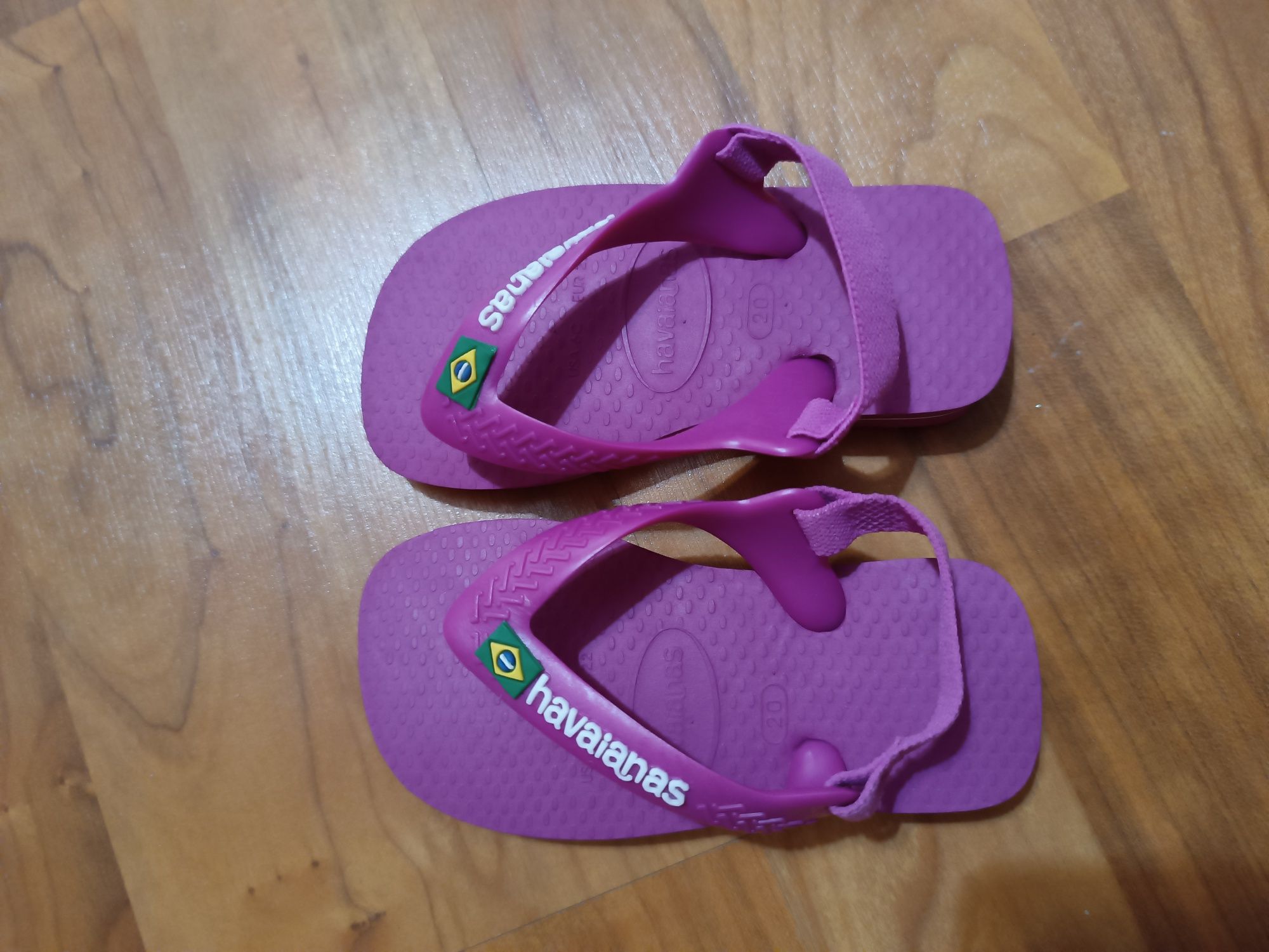 Havaianas de bebé rosa tamanho 22 novas