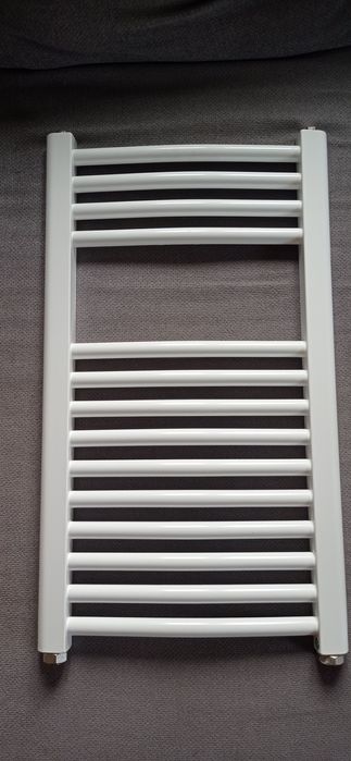 Praktycznie nowy grzejnik łazienkowy 70x40
