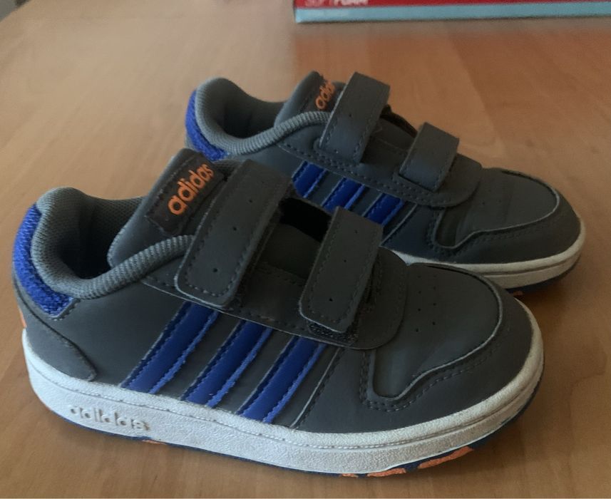 Кросівки Adidas 26 р