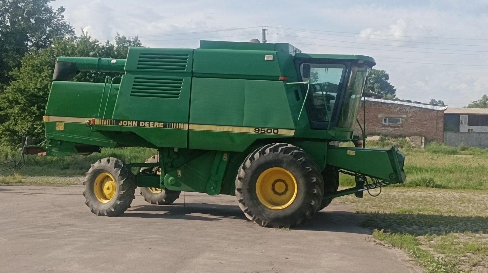 Комбайн John Deere 9500