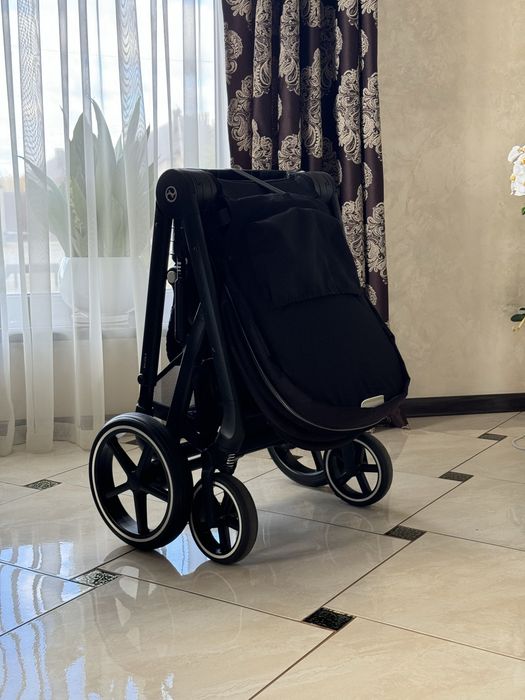 Коляска Cybex Balios S Lux Moon Black