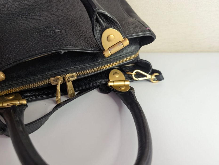 Torebka L.K. BENNETT. Damska.

Prawdziwa skóra. Oryginalna.

Damska.