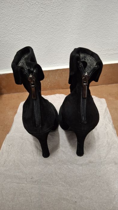 Botas meio cano pretas ,N°38