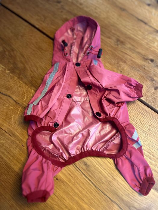 Kurtka typu wiatrówka dla psa