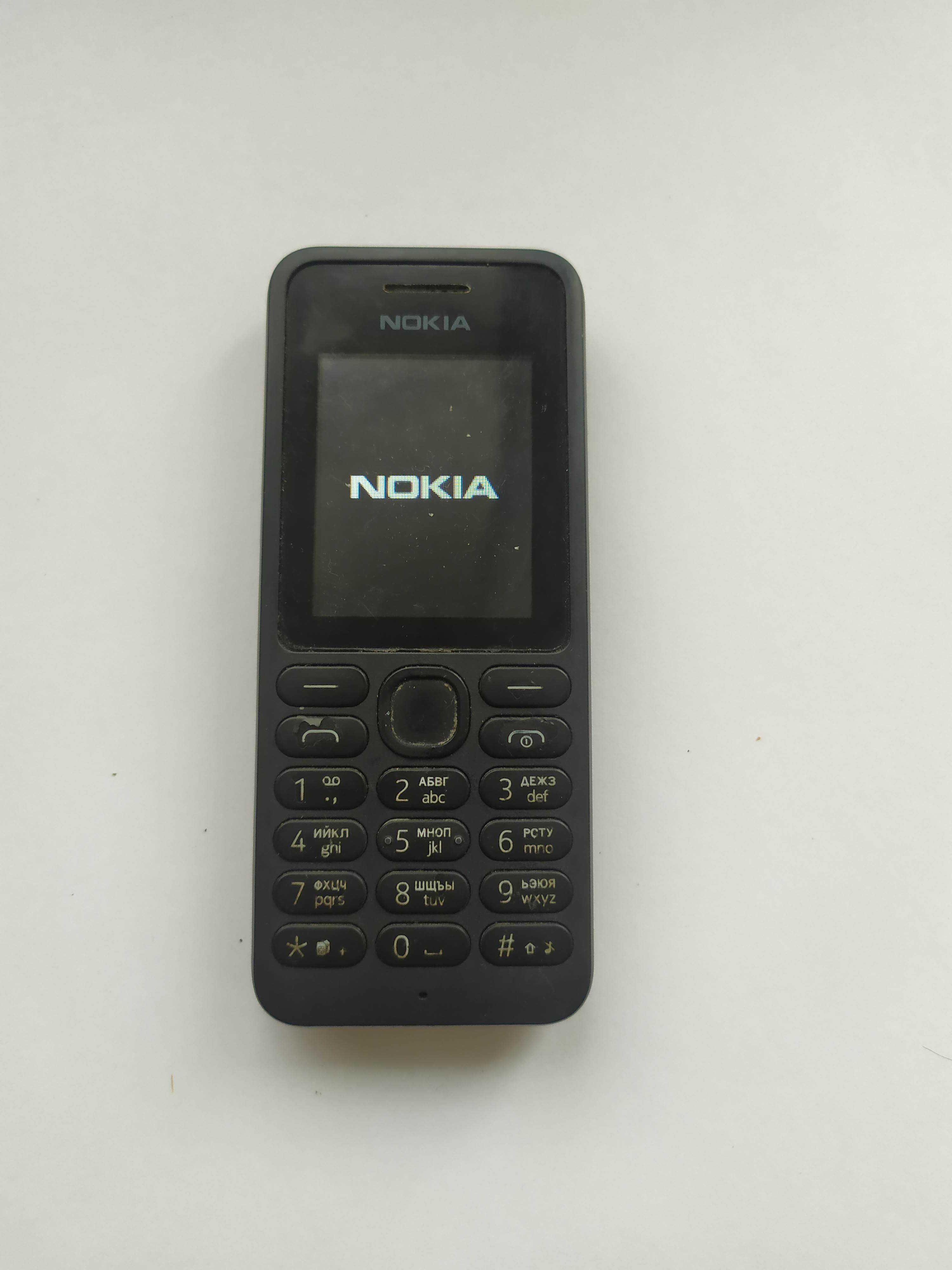 Телефон Nokia 105, на одну сим карту, батарея хорошая.