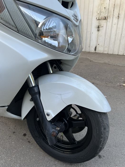 Макси скутер Suzuki Skywave 250сс