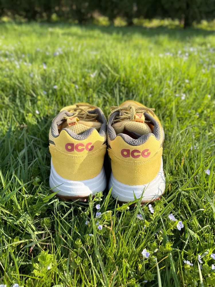 Чоловічі кросівки найк nike acg yellow DM8019-700