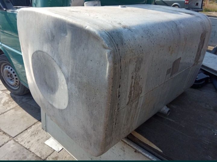 Bak zbiornik paliwa aluminiowy diesel do ciężarówki  330l