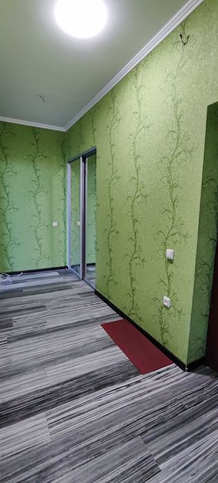 Продам двокімнатну квартиру покращеного планування.Цегляний будинок