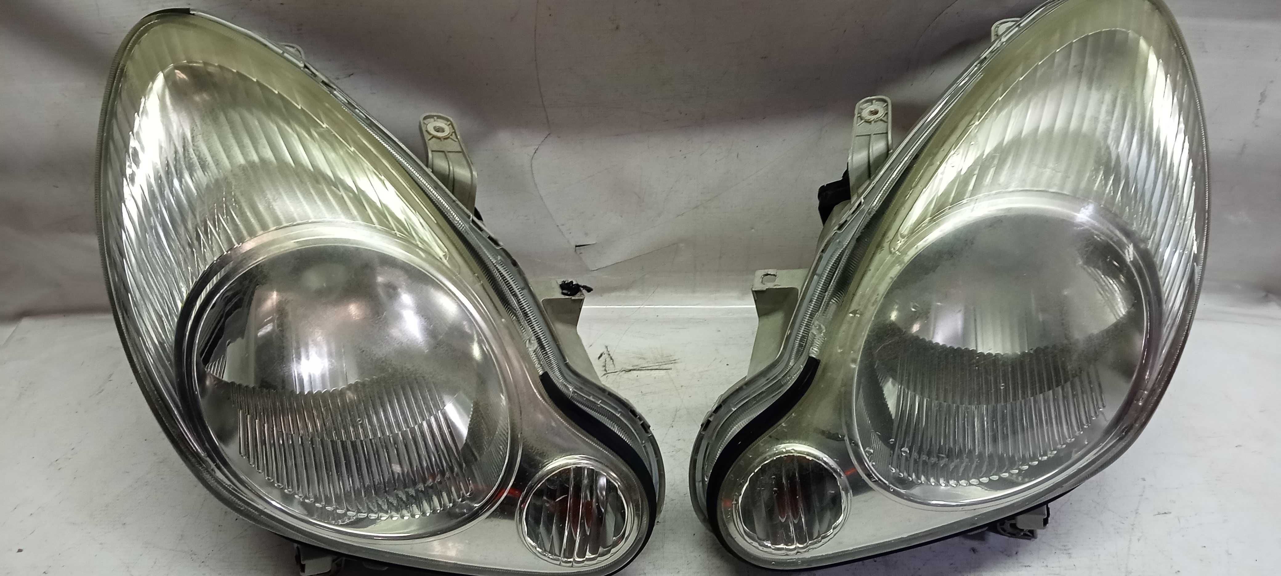 Farol Farolin  Daihatsu Sirion Storia