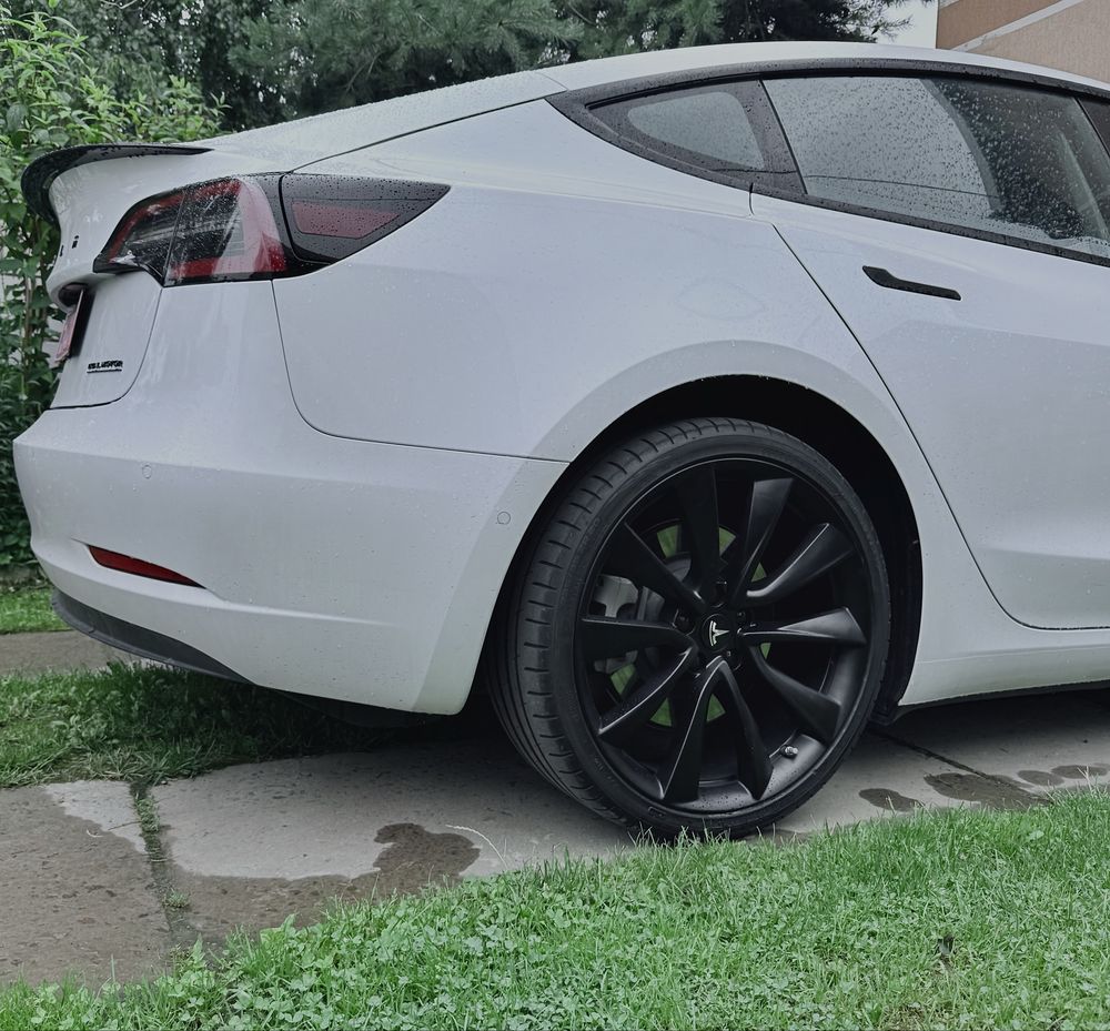 Диски чорні R20 Tesla Model 3, Y Perfomance 5/114.3