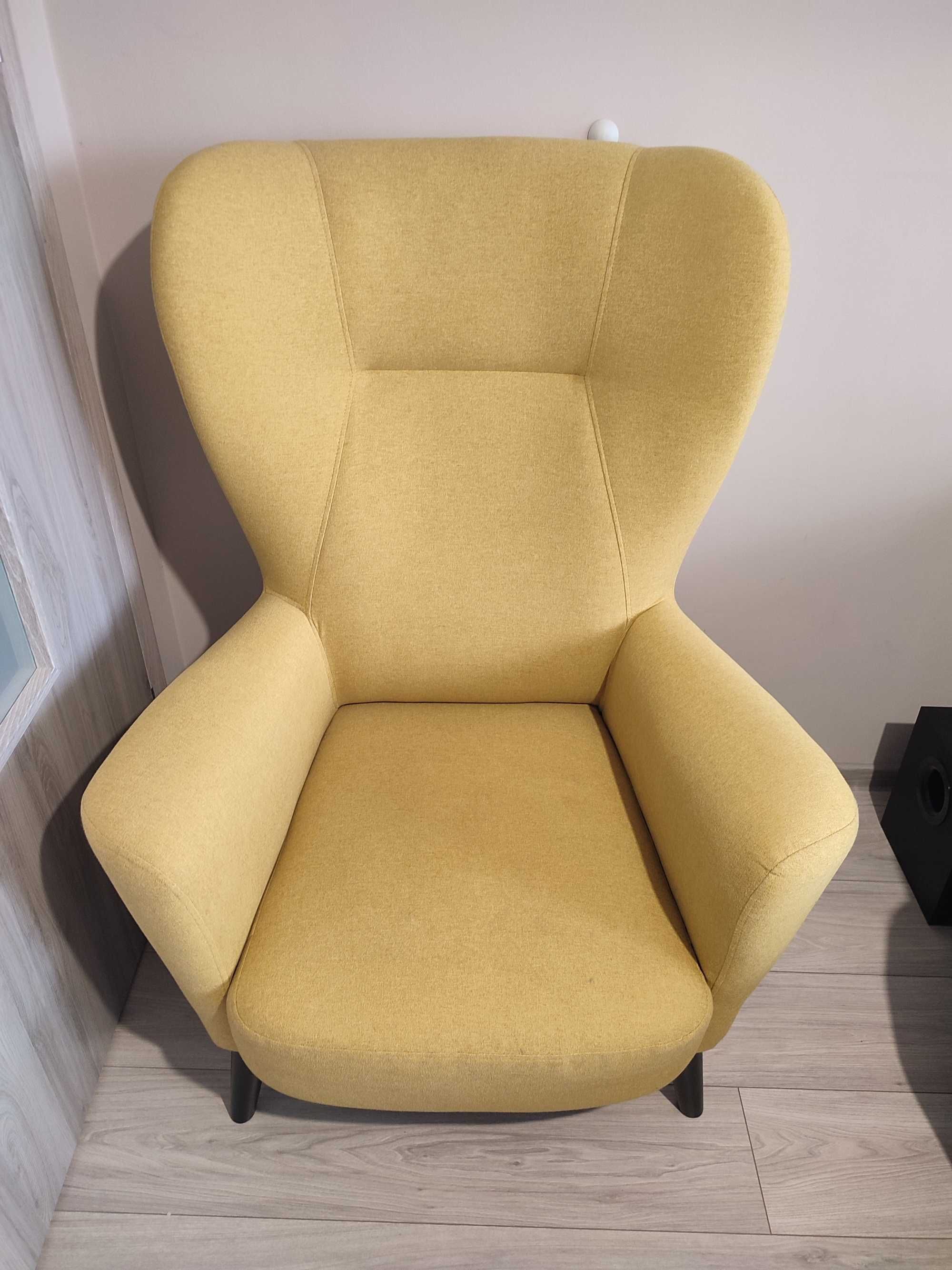 Fotel uszak duży żółty do salonu
