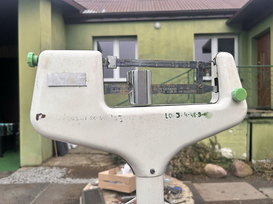 Stara waga lekarska duża PRL