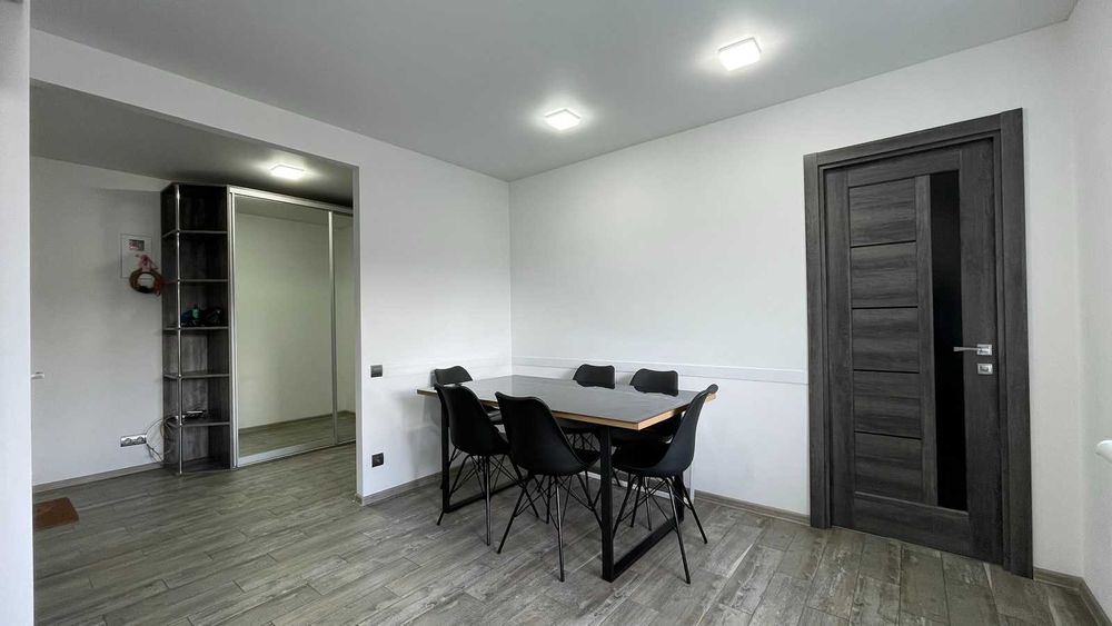 2 кімнатна +кухня-вітальня на Виставці з ремонтом